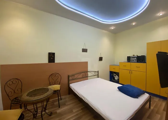 Aleksandr Apartment